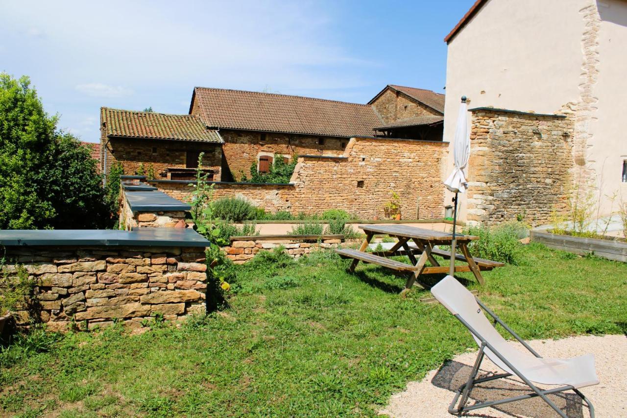Le Clos Des Pierres Rouges Burgy Buitenkant foto